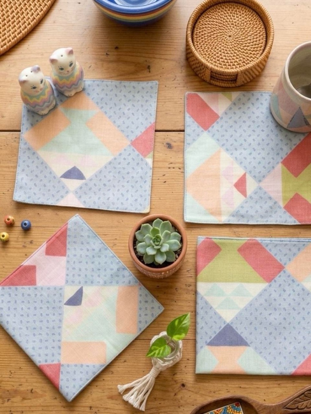 Vintage Set Of (4) Colorful Abstract Geometric Cloth Napkins